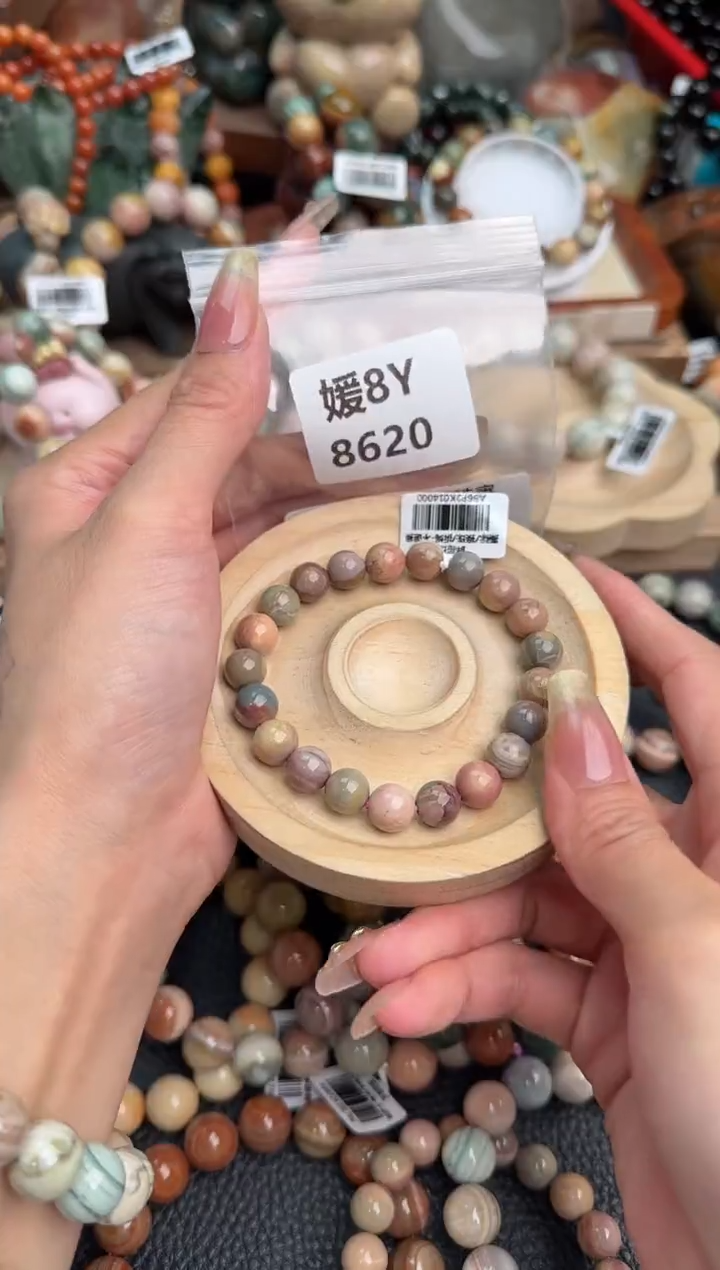 【闪购商品】石英质玉手链未镶嵌8Y8620