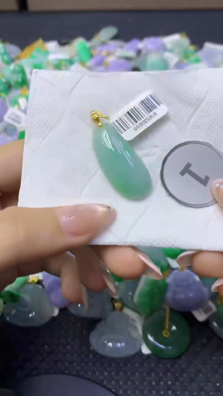 颈饰未镶嵌翡翠天然缅甸翡翠A货