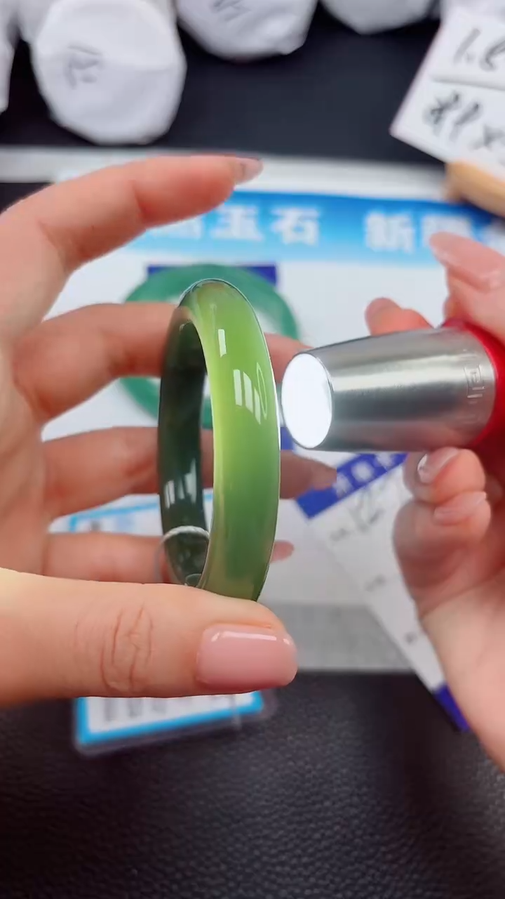 【闪购商品】和田玉手镯未镶嵌127