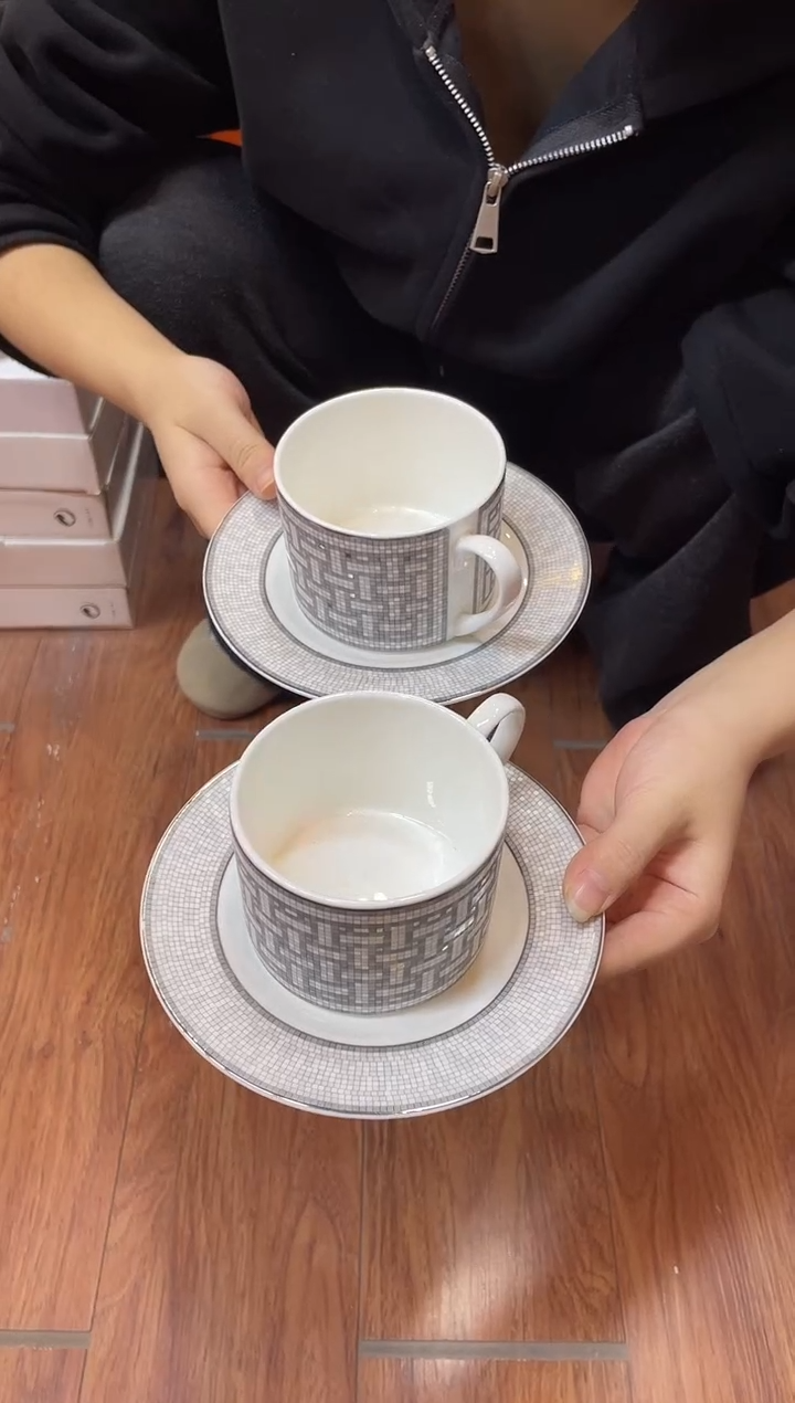 杯鸿辉家品牌瓷器，京东包邮！