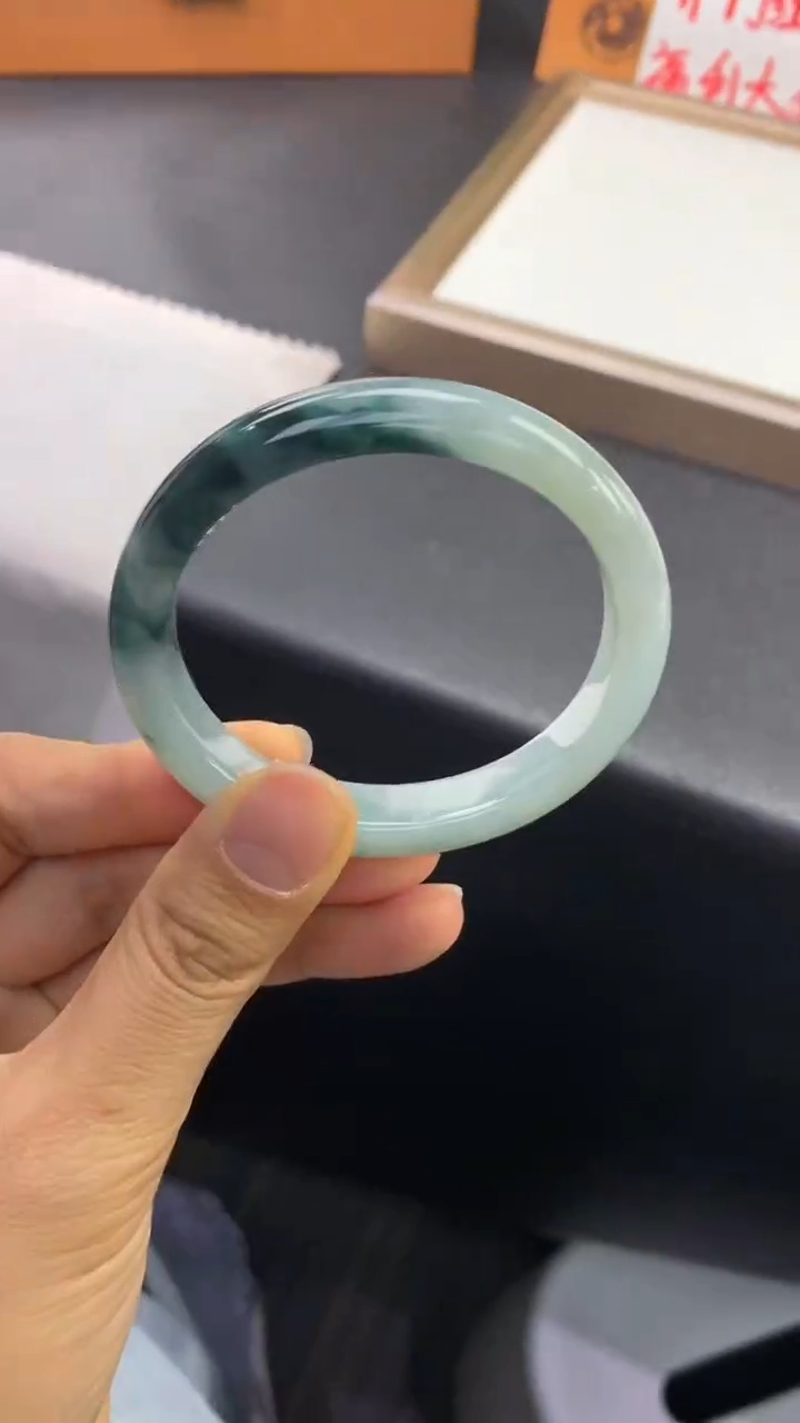 未镶嵌手镯（贵妃镯）翡翠退货需手镯吊牌标签完好 53贵妃