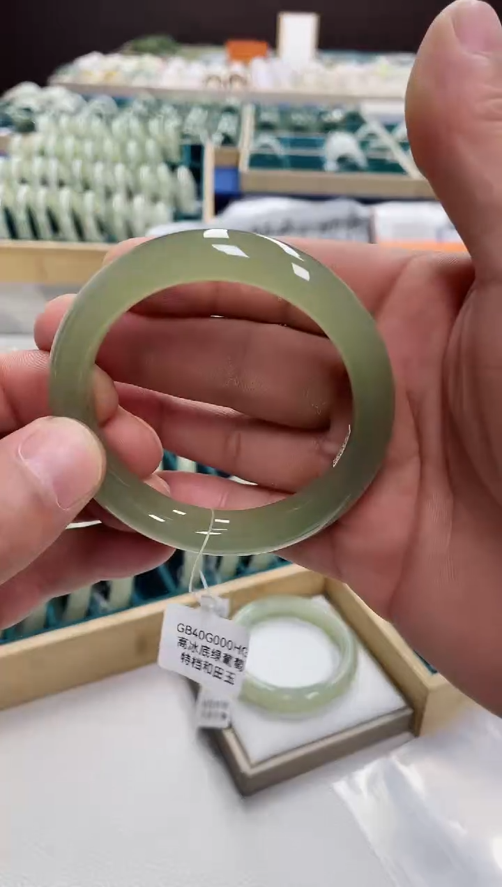 和田玉手镯未镶嵌挽*和田玉手镯