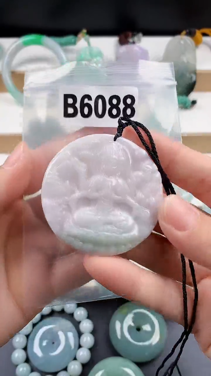 颈饰未镶嵌翡翠天然翡翠吊坠挂件
