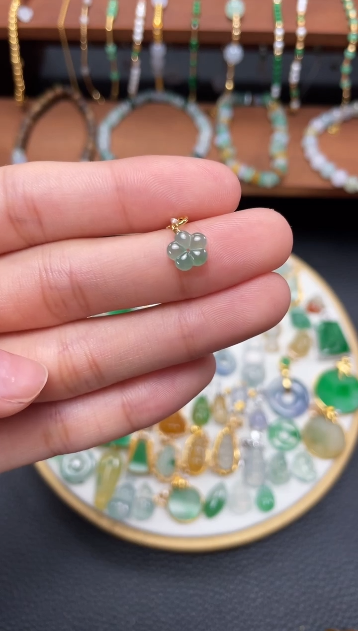 【闪购商品】翡翠吊坠(不含链)18K金镶嵌一个  JK238