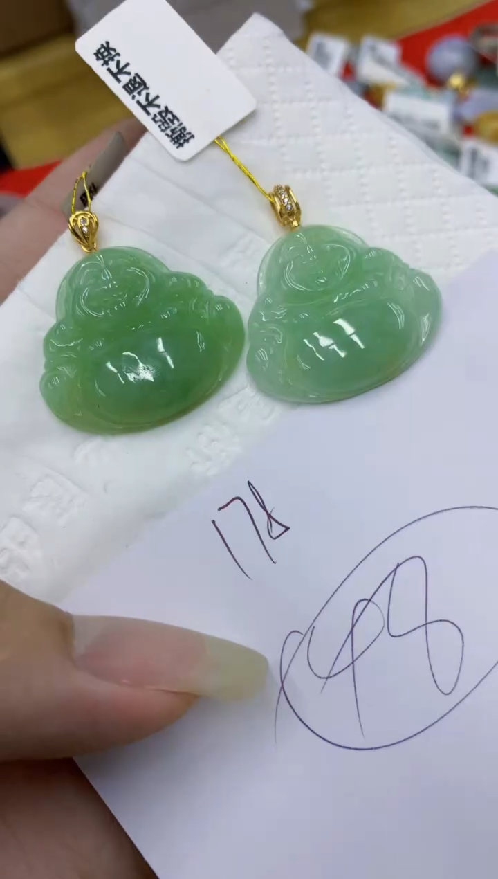 翡翠未镶嵌颈饰1111111111111多样性发其一
