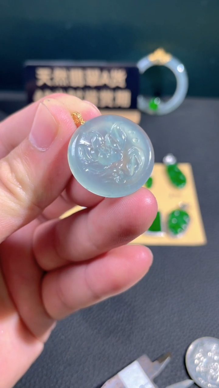 【闪购商品】翡翠颈饰18K金镶嵌翡翠