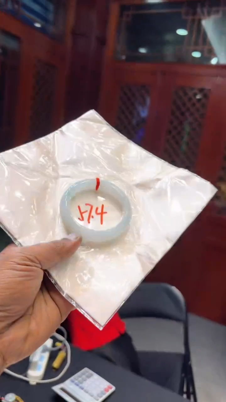 【闪购商品】翡翠手镯未镶嵌手镯