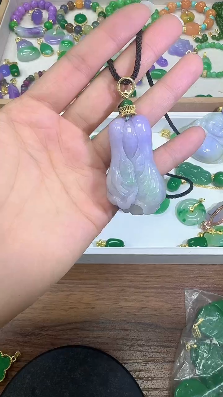 颈饰未镶嵌翡翠紫白菜