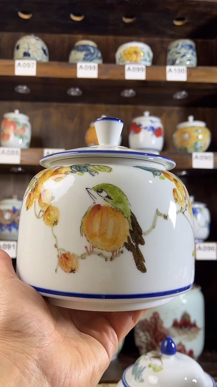 【闪购商品】纯手工手绘枇杷鸟1储物罐