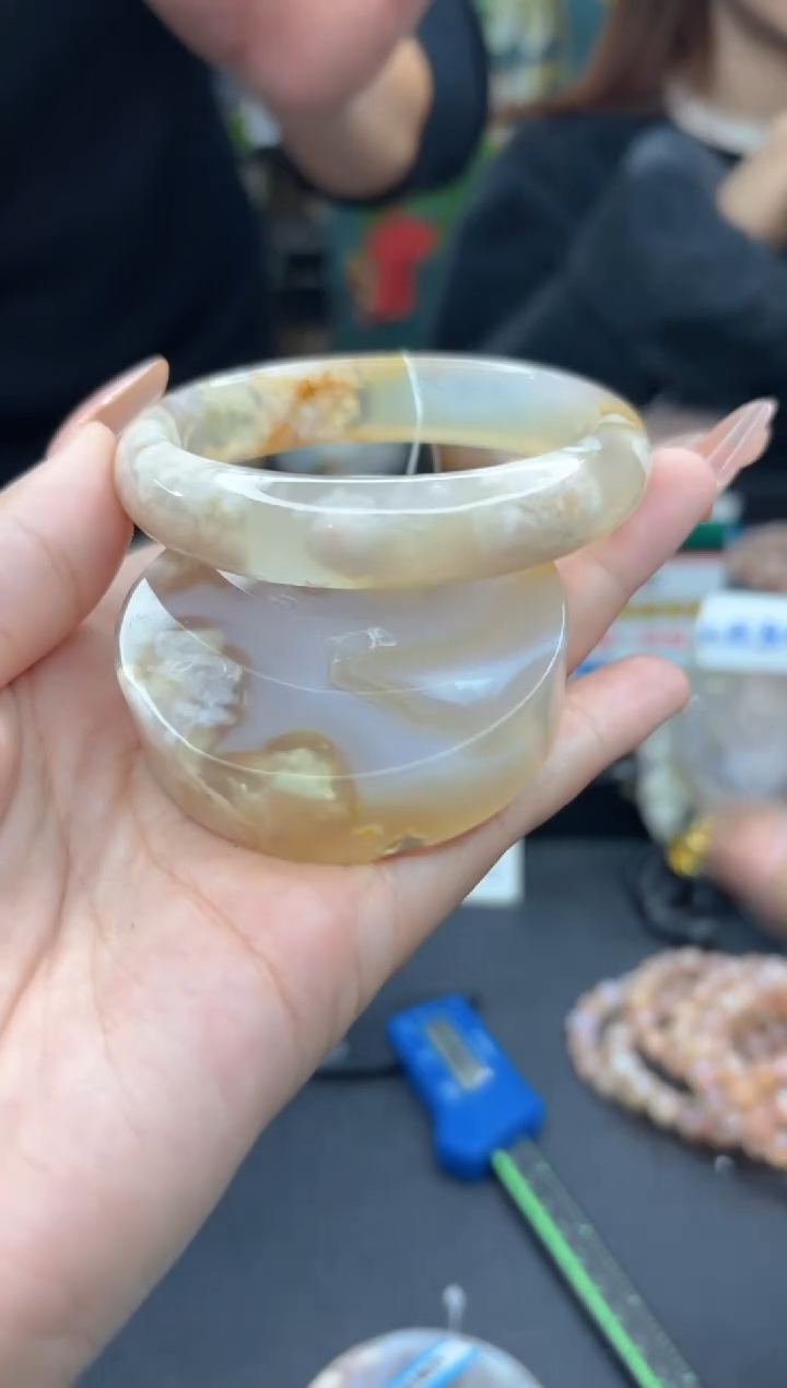 【闪购商品】石英质玉手镯未镶嵌2098（57圈赠送镯心）