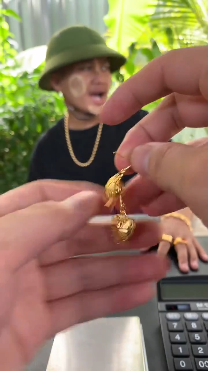 金黄色高端饰品0036