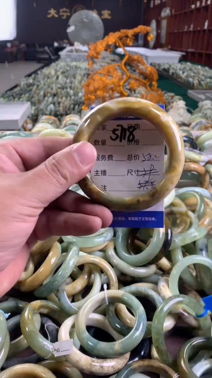 未镶嵌蛇纹石玉手镯5718