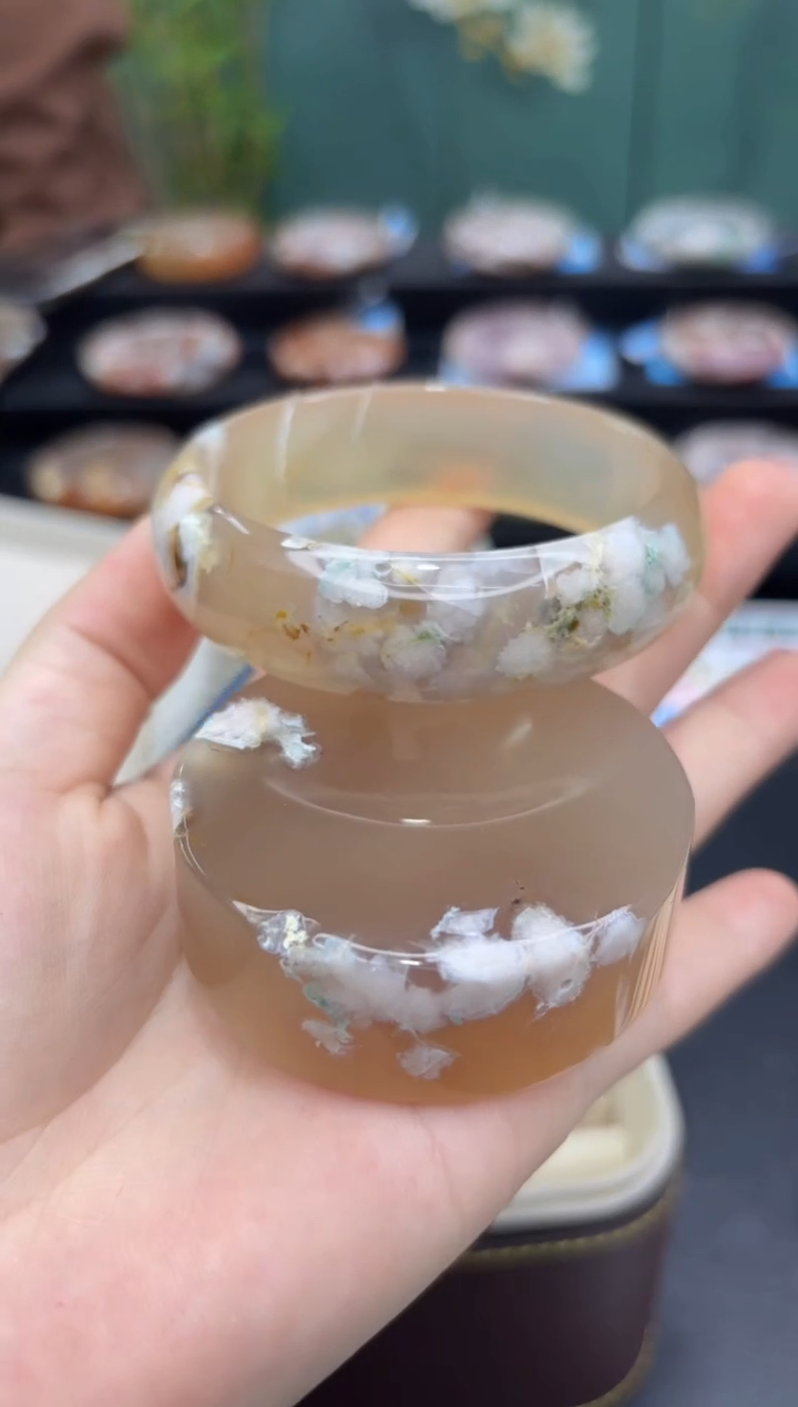 石英质玉未镶嵌手镯A410(58圈赠送镯心)