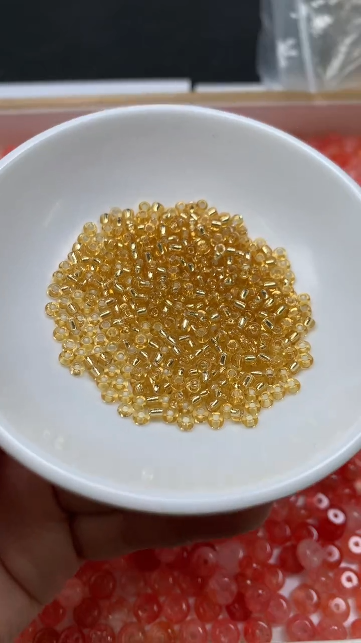 未镶嵌散珠玛瑙/玉髓E102 金色隔珠2*3mm110颗8元