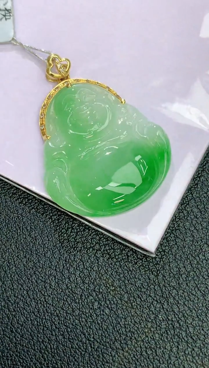 颈饰18K金镶嵌翡翠赠礼盒证书 麦麦