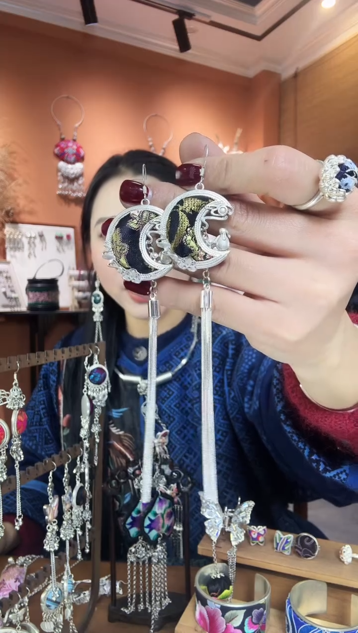 【闪购商品】刺绣纯手工民族风耳环