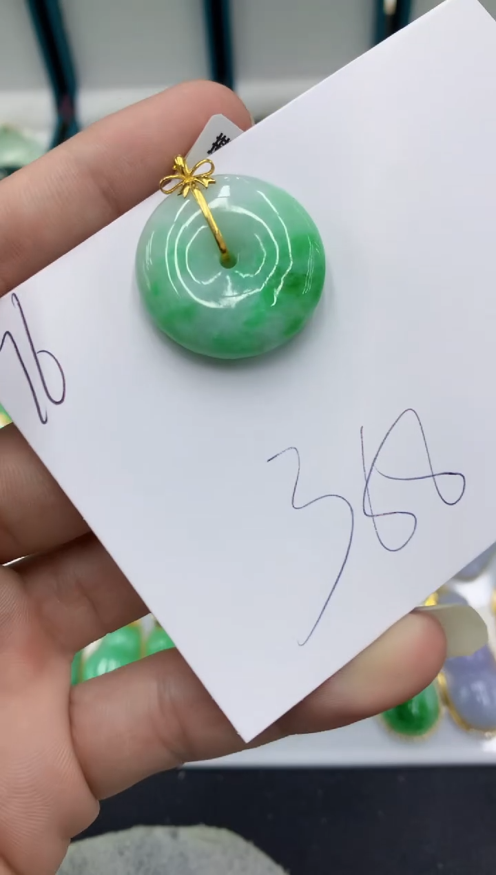 【闪购商品】翡翠颈饰18K金镶嵌翡翠