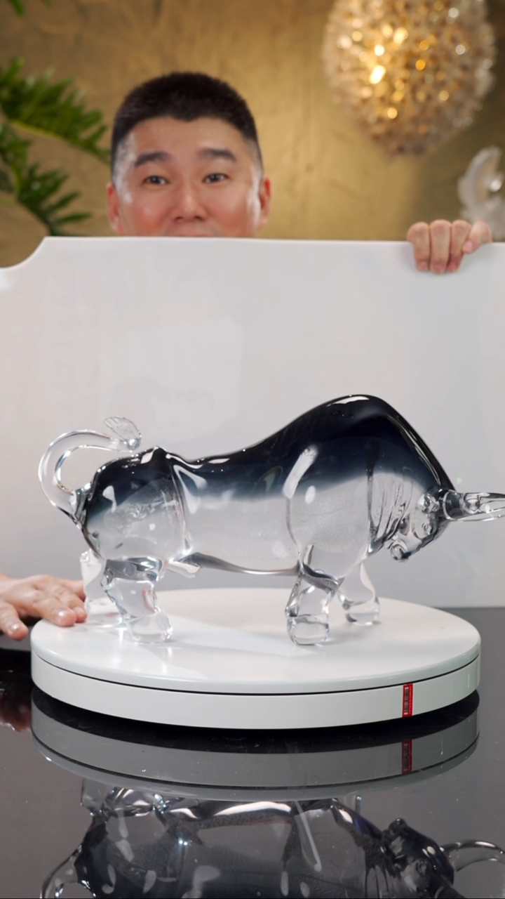 【闪购商品】瓷片设计款灰色牛摆件