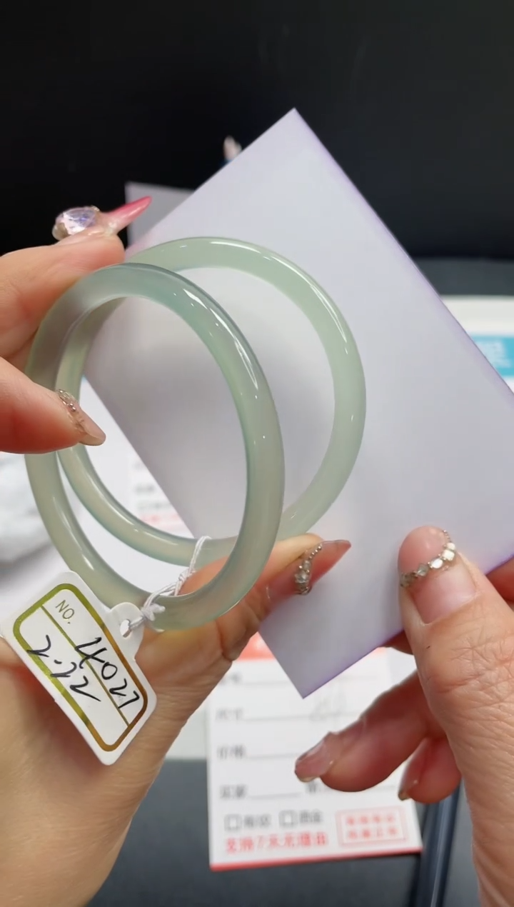 【闪购商品】石英质玉手镯未镶嵌164