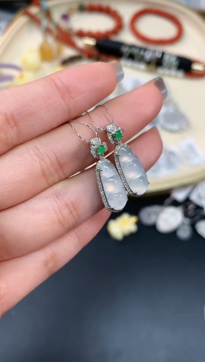 【闪购商品】翡翠吊坠(不含链)18K金镶嵌吊坠多样性发货一件A186168