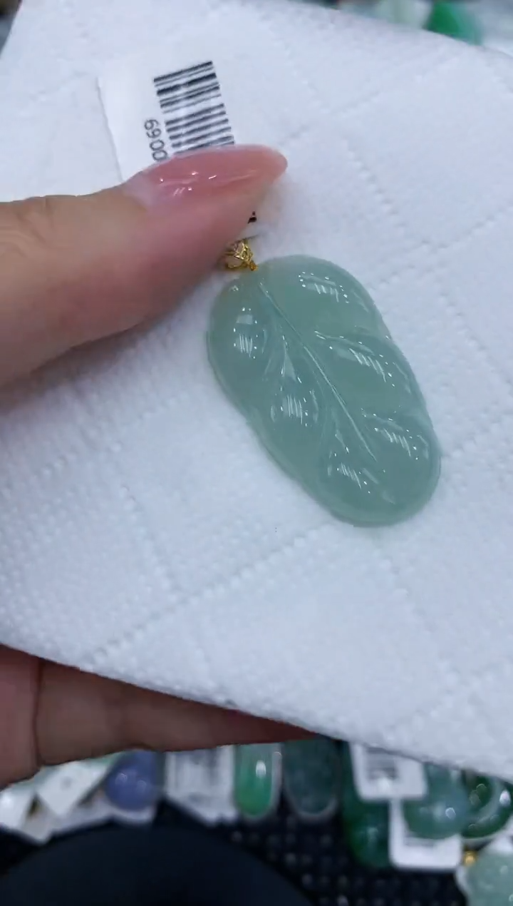 翡翠18K金镶嵌颈饰111111111111