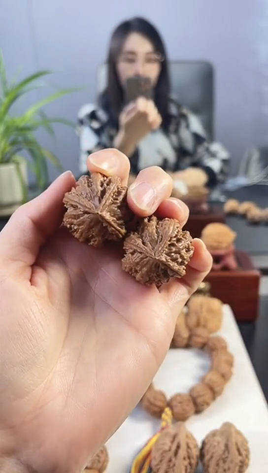 把件文玩核桃20号三棱手捻