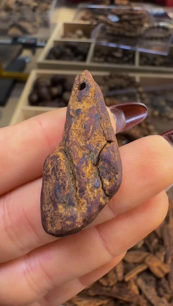 【闪购商品】沉香吊坠越南惠安红土
