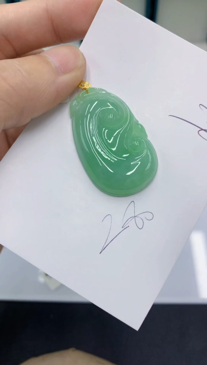 颈饰18K金镶嵌翡翠翡翠