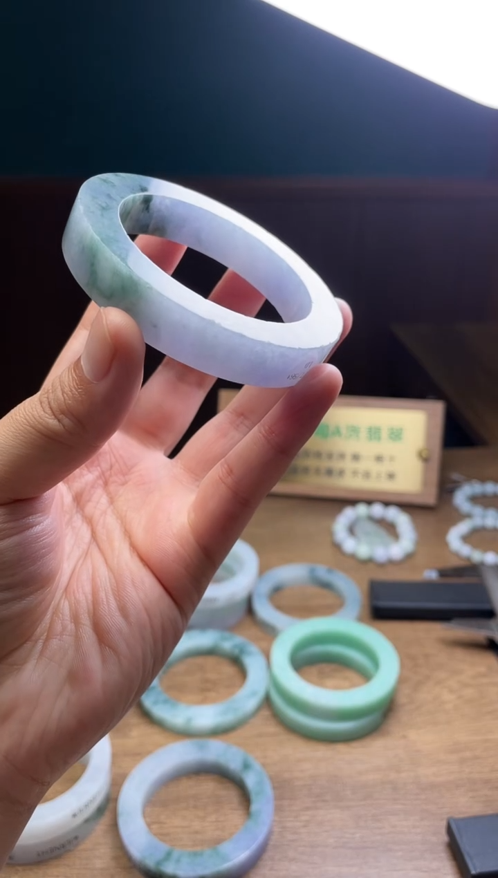未镶嵌手镯定制翡翠守*定制