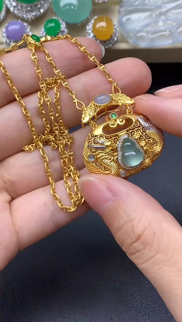 翡翠18K金镶嵌颈饰687-中国好珍宝