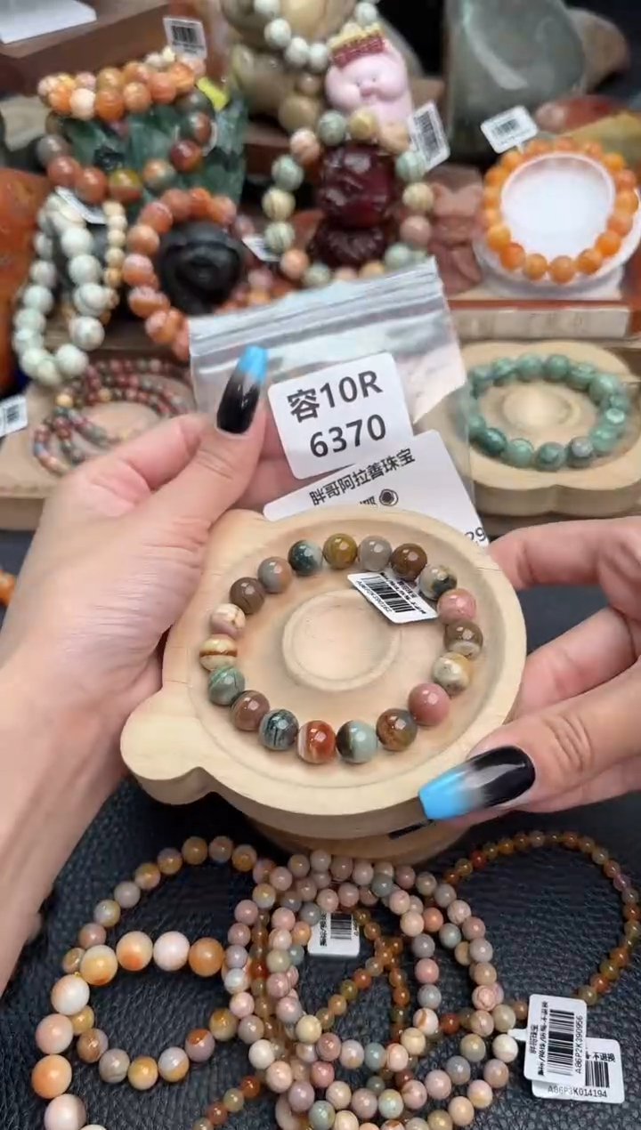 【闪购商品】石英质玉手链未镶嵌10R6370