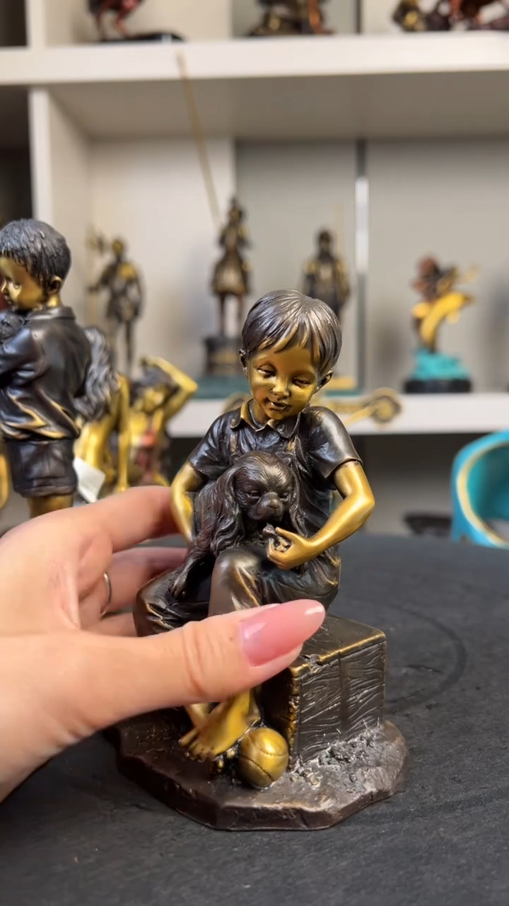 精铜材质 精美雕塑