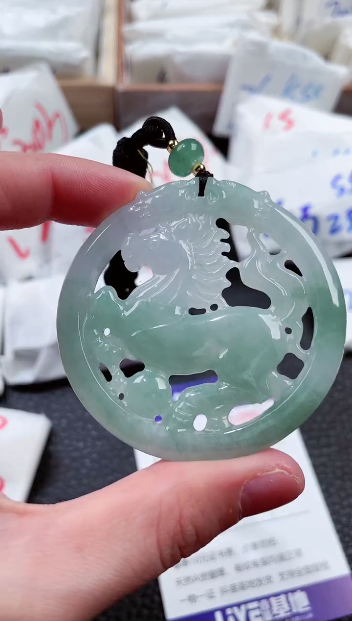 【闪购商品】翡翠颈饰未镶嵌00009513