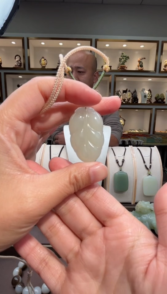 颈饰未镶嵌和田玉1