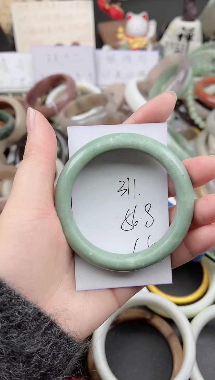 未镶嵌手镯石英质玉311