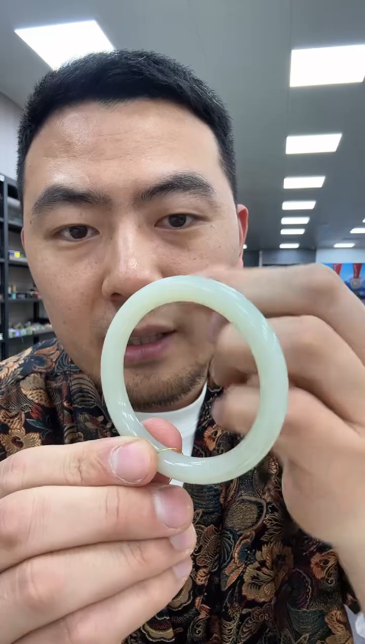 【闪购商品】和田玉手镯未镶嵌51  248且末