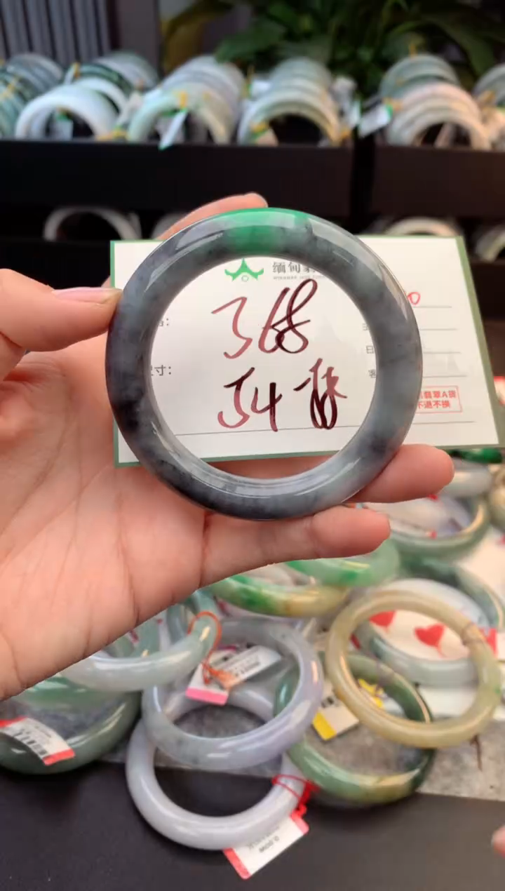 未镶嵌定制翡翠吉*毛货需精细抛光+多人