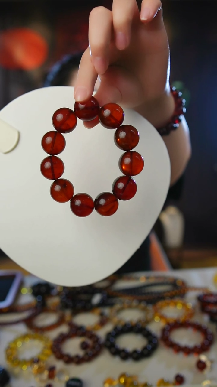 【闪购商品】琥珀手链未镶嵌血珀21+