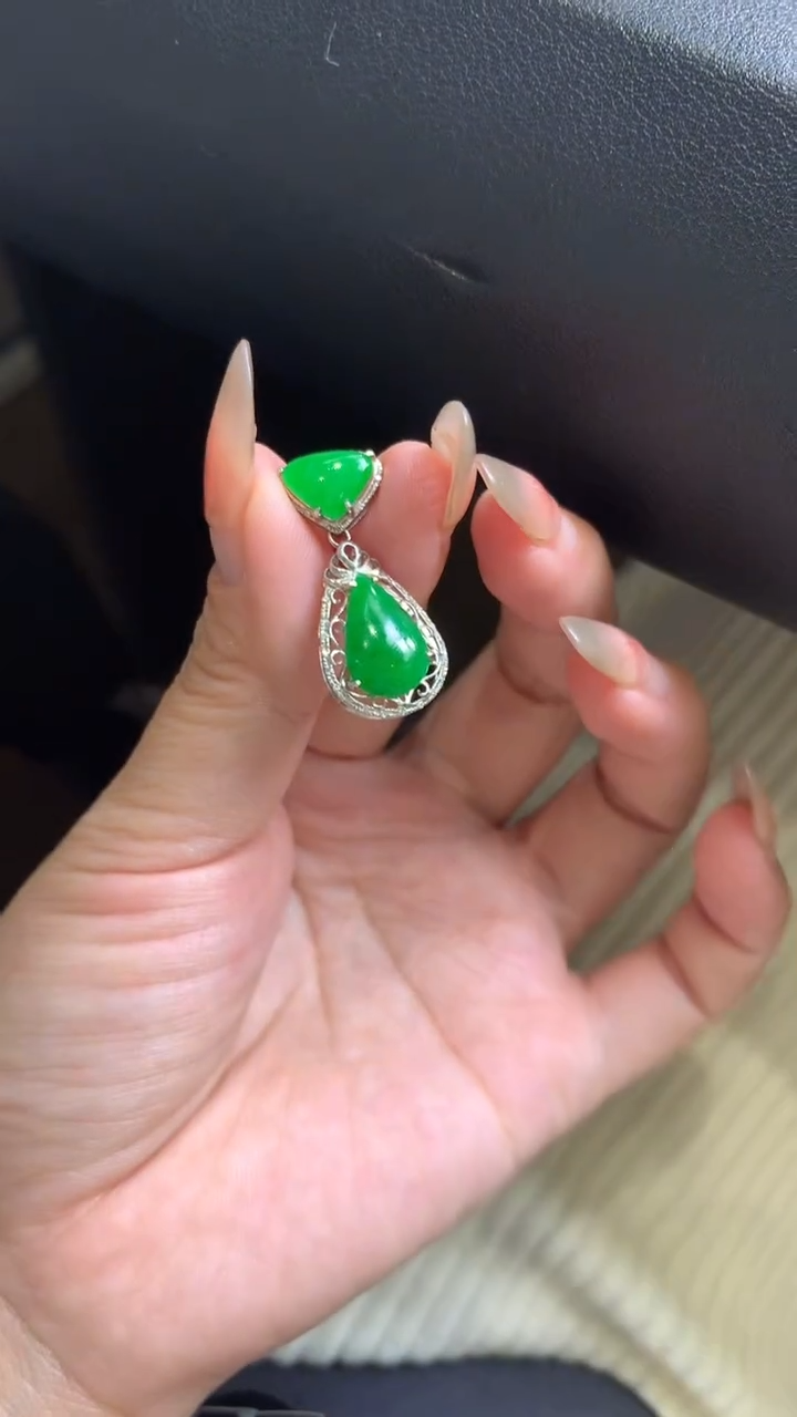 【闪购商品】翡翠颈饰18K金镶嵌翡翠