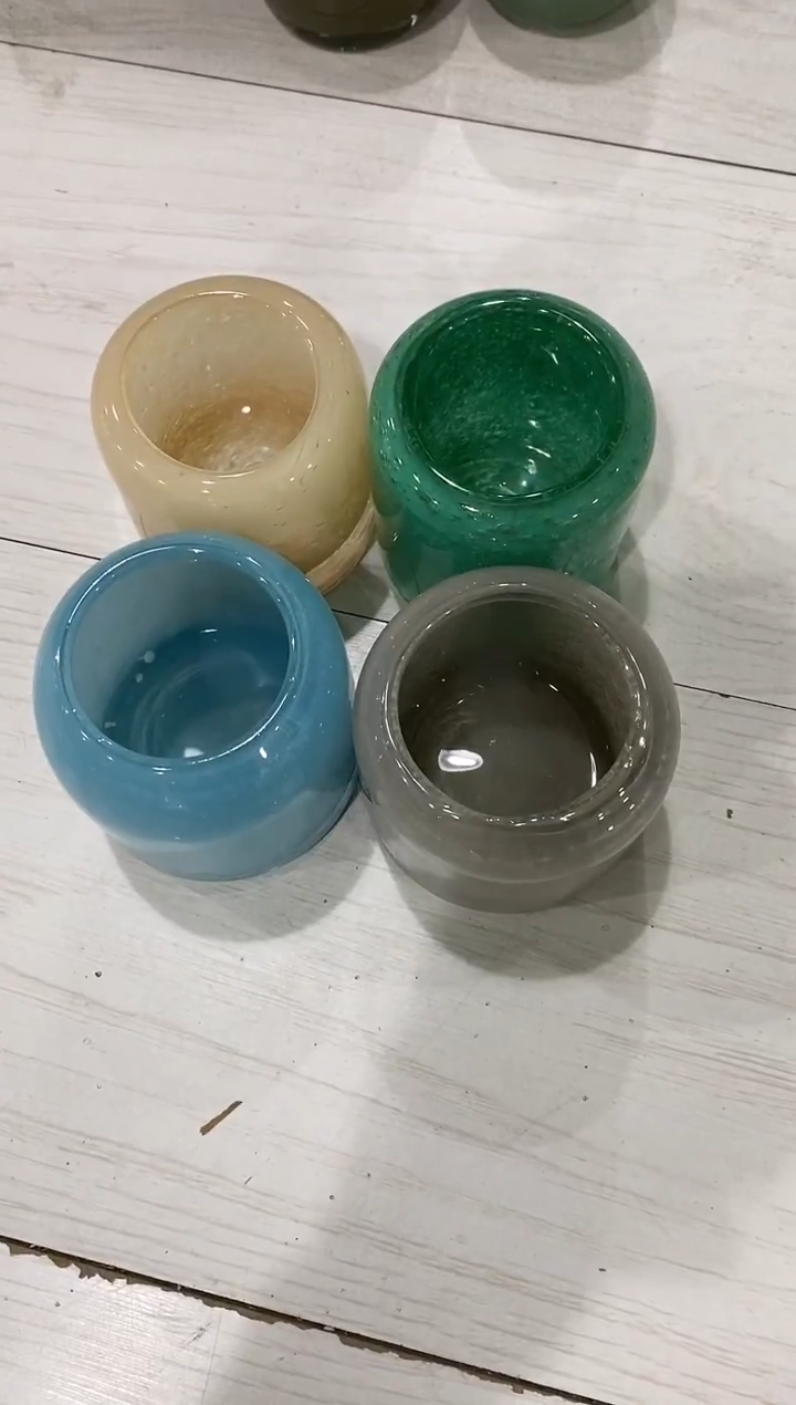 世****林慕忆家手作琉璃花瓶4个