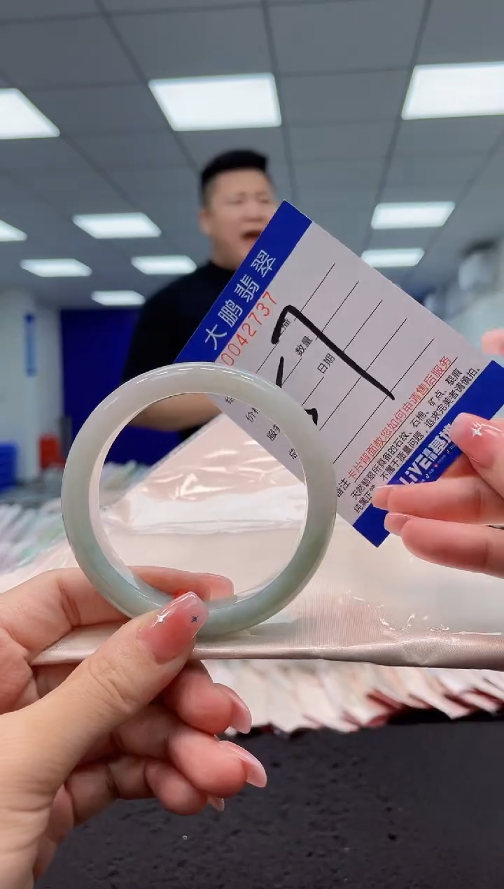 【闪购商品】翡翠手镯未镶嵌AAAAAAAAAA