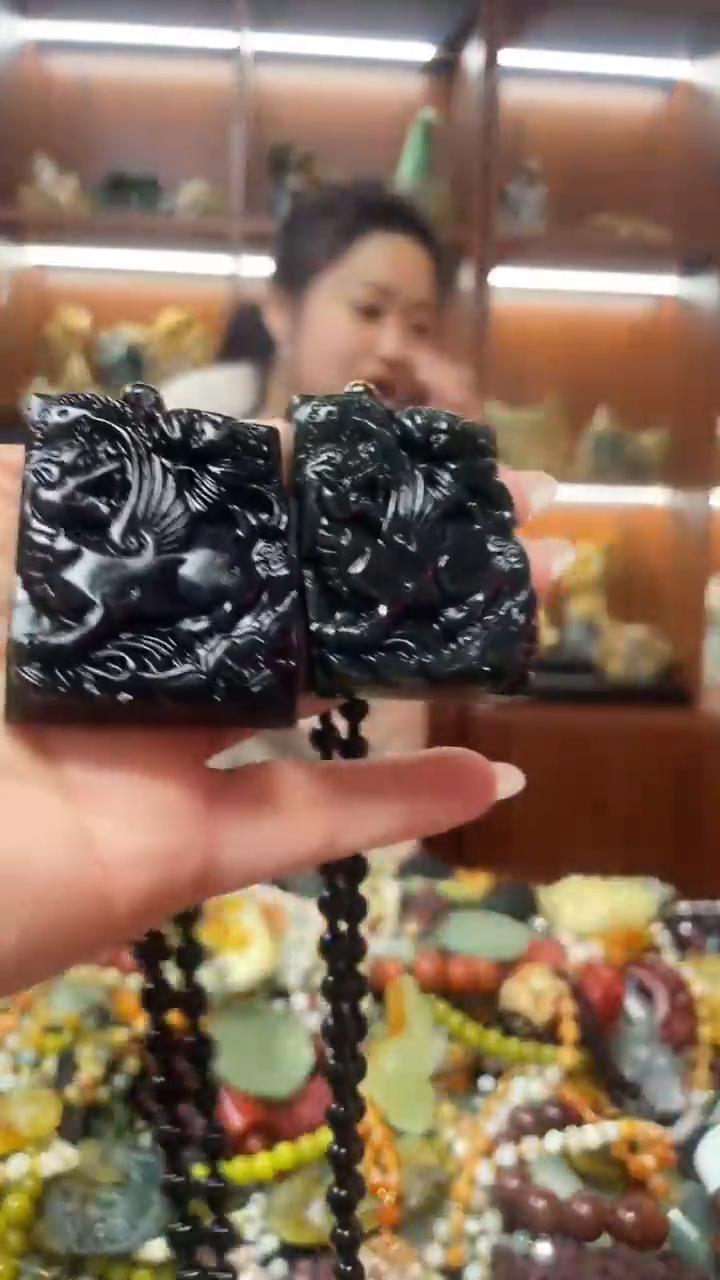 未镶嵌蛇纹石玉吊坠多样性发其一