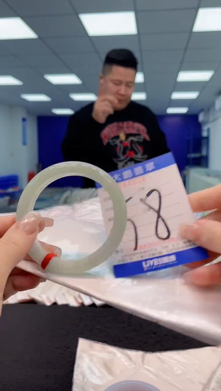 【闪购商品】翡翠手镯未镶嵌AAAAAAAAAA