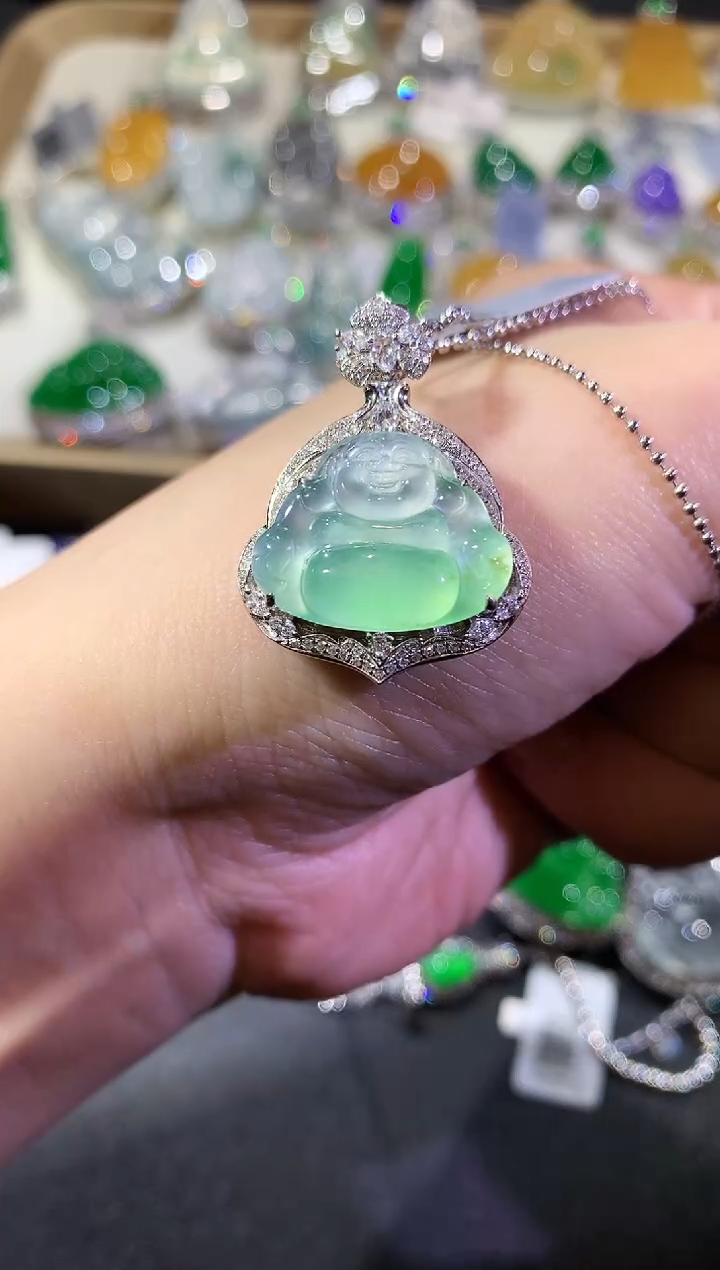 【闪购商品】翡翠吊坠(不含链)18K金镶嵌82-佛公（不含链