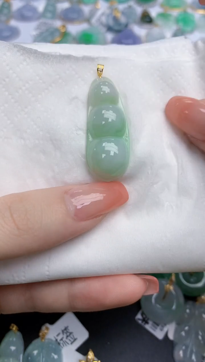 【闪购商品】翡翠颈饰未镶嵌天然缅甸翡翠A货