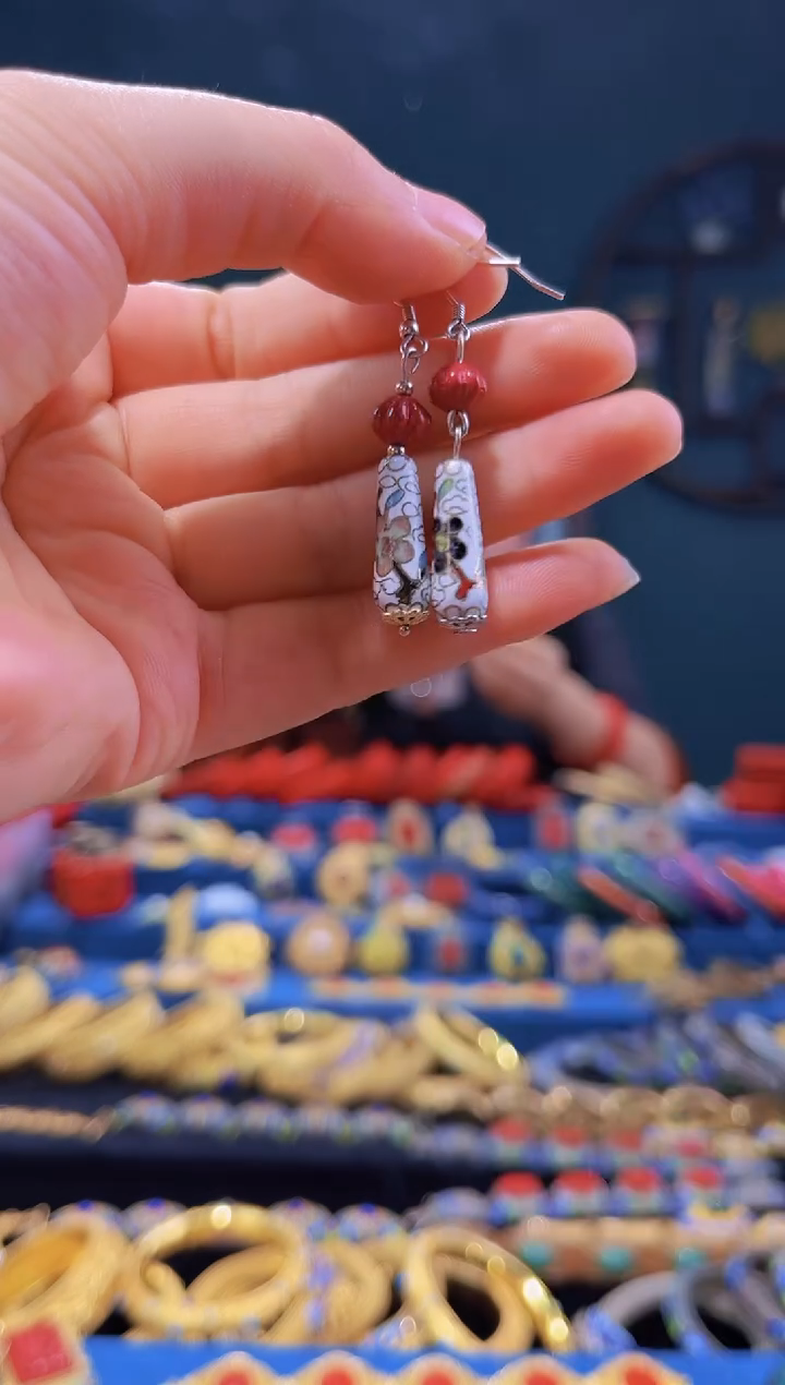 【闪购商品】非遗绝技 景泰蓝水滴耳环 白