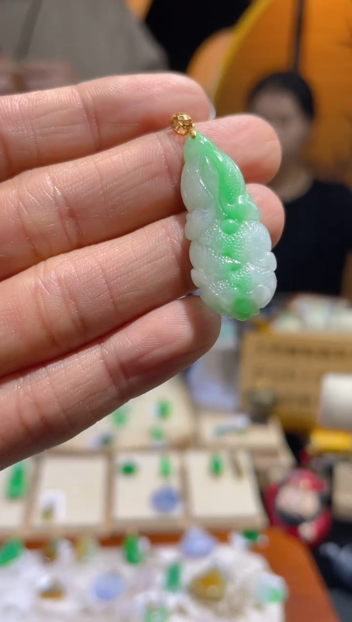 【闪购商品】翡翠颈饰18K金镶嵌假一赔三