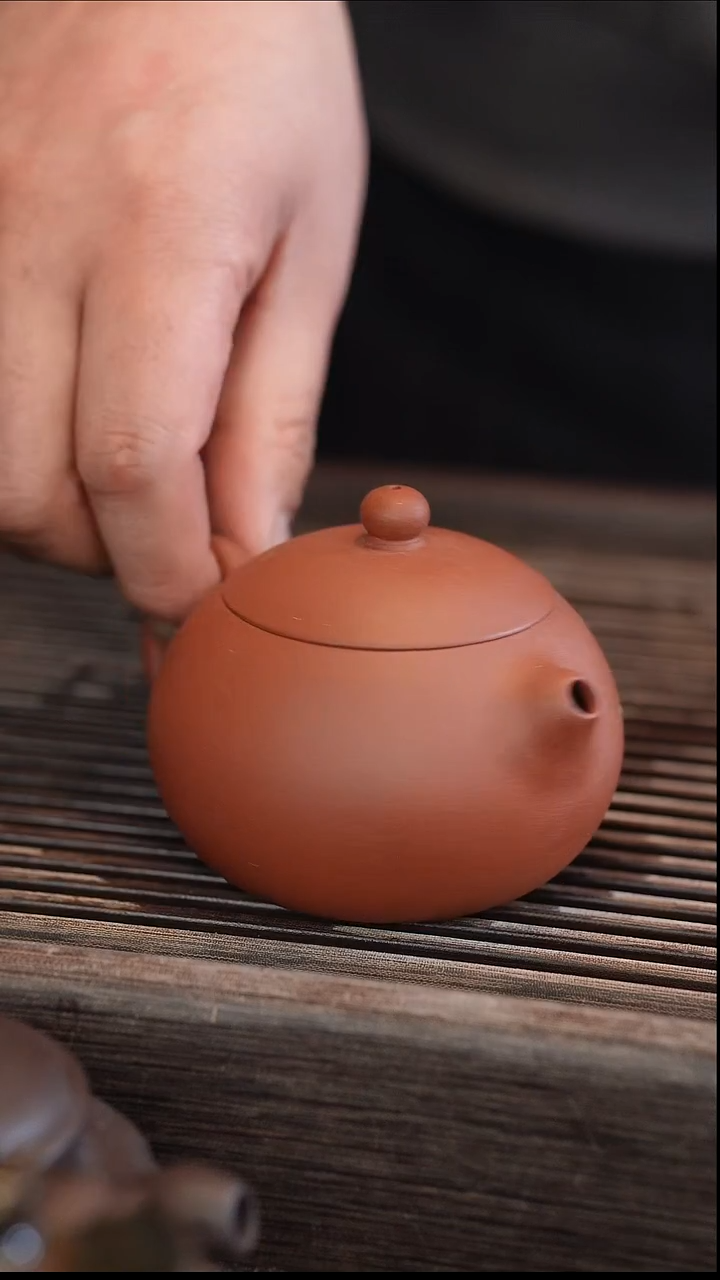 茶壶紫砂西施 200cc  做工一般 
