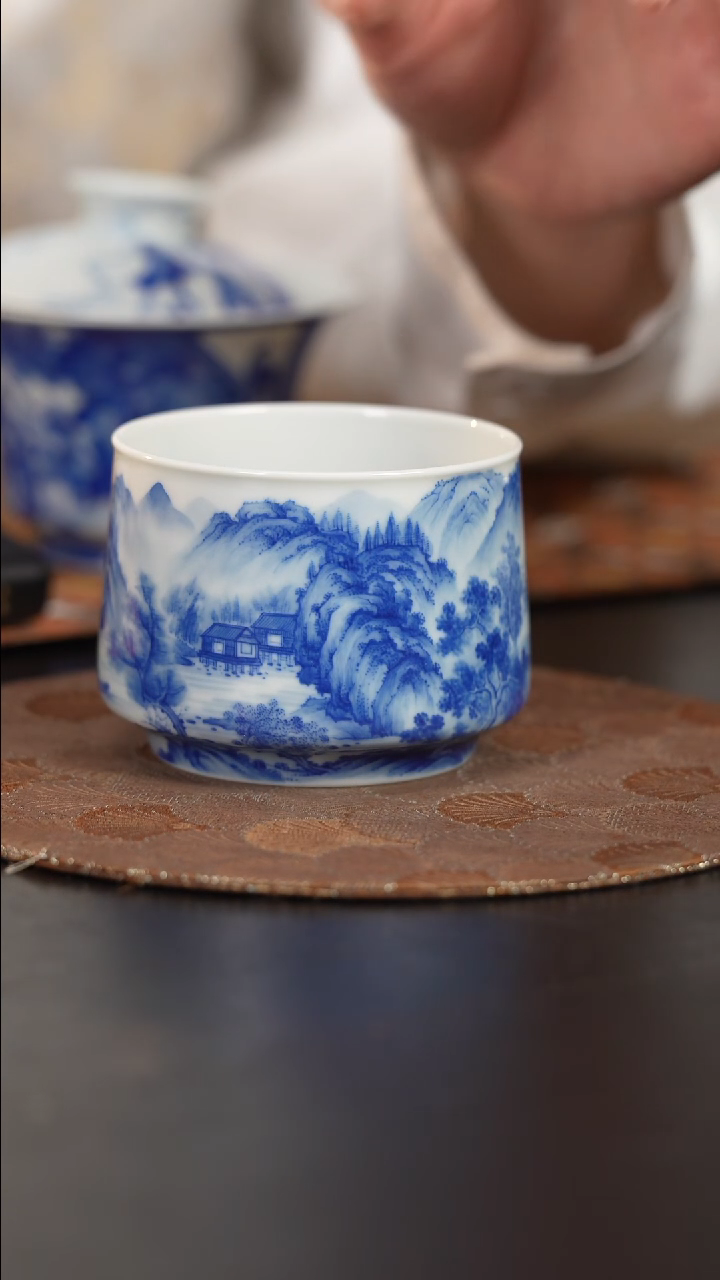 【闪购商品】杯看山柴窑青花访友