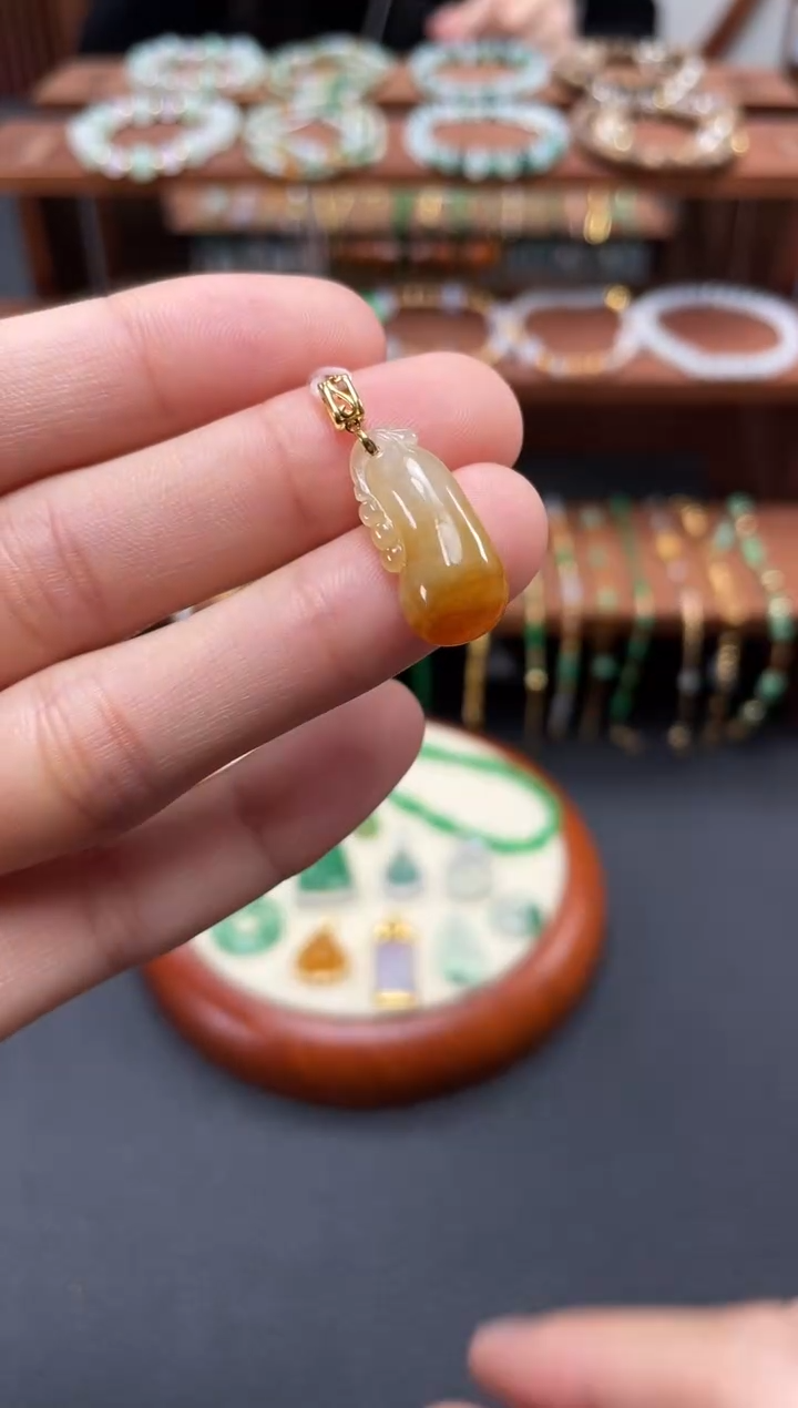 【闪购商品】翡翠吊坠(不含链)18K金镶嵌一个  JK537